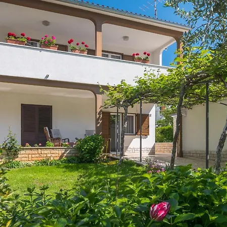 Kazalac Oasis Apartament *